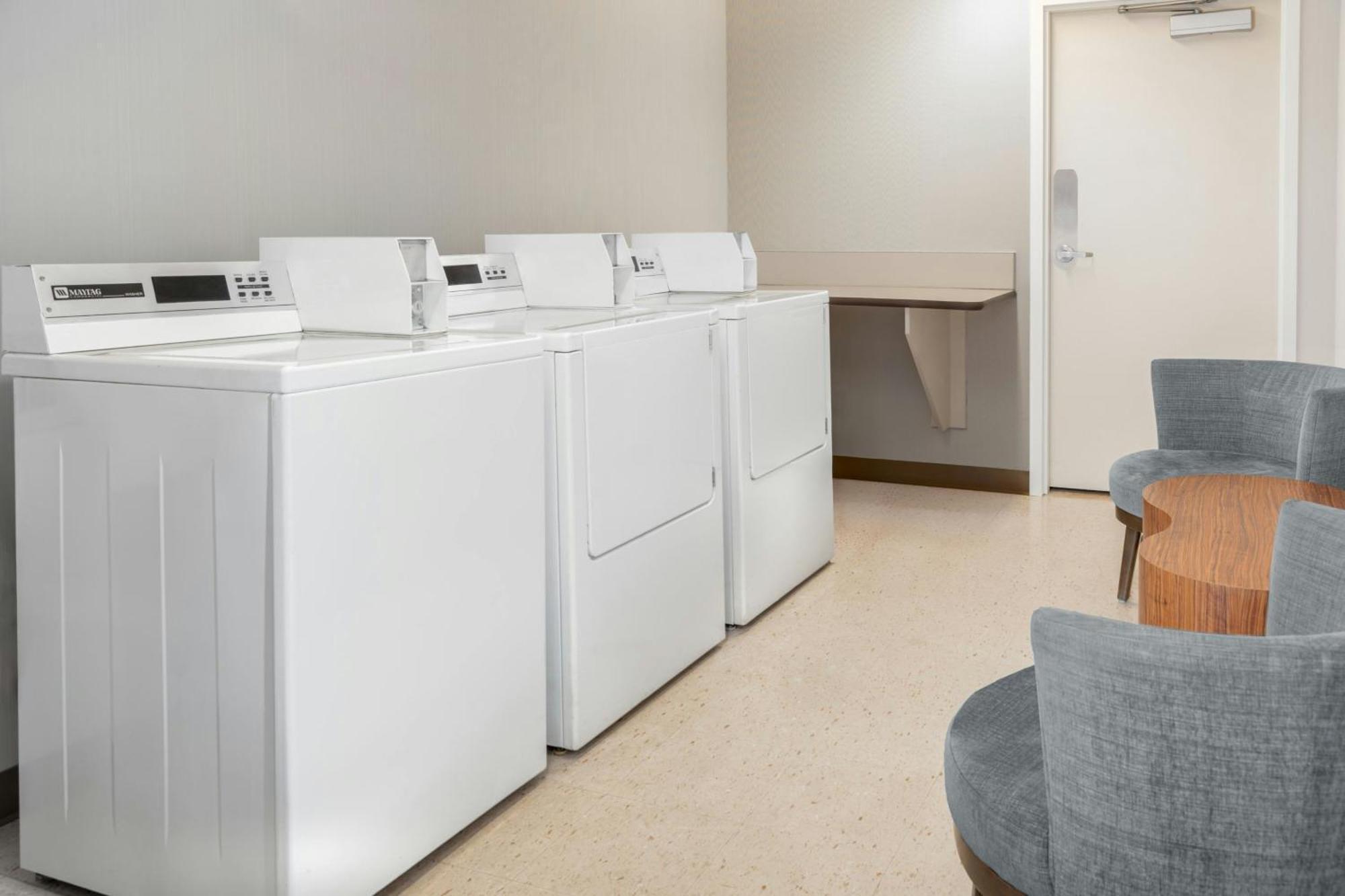 Springhill Suites Detroit Auburn Hills Exterior photo