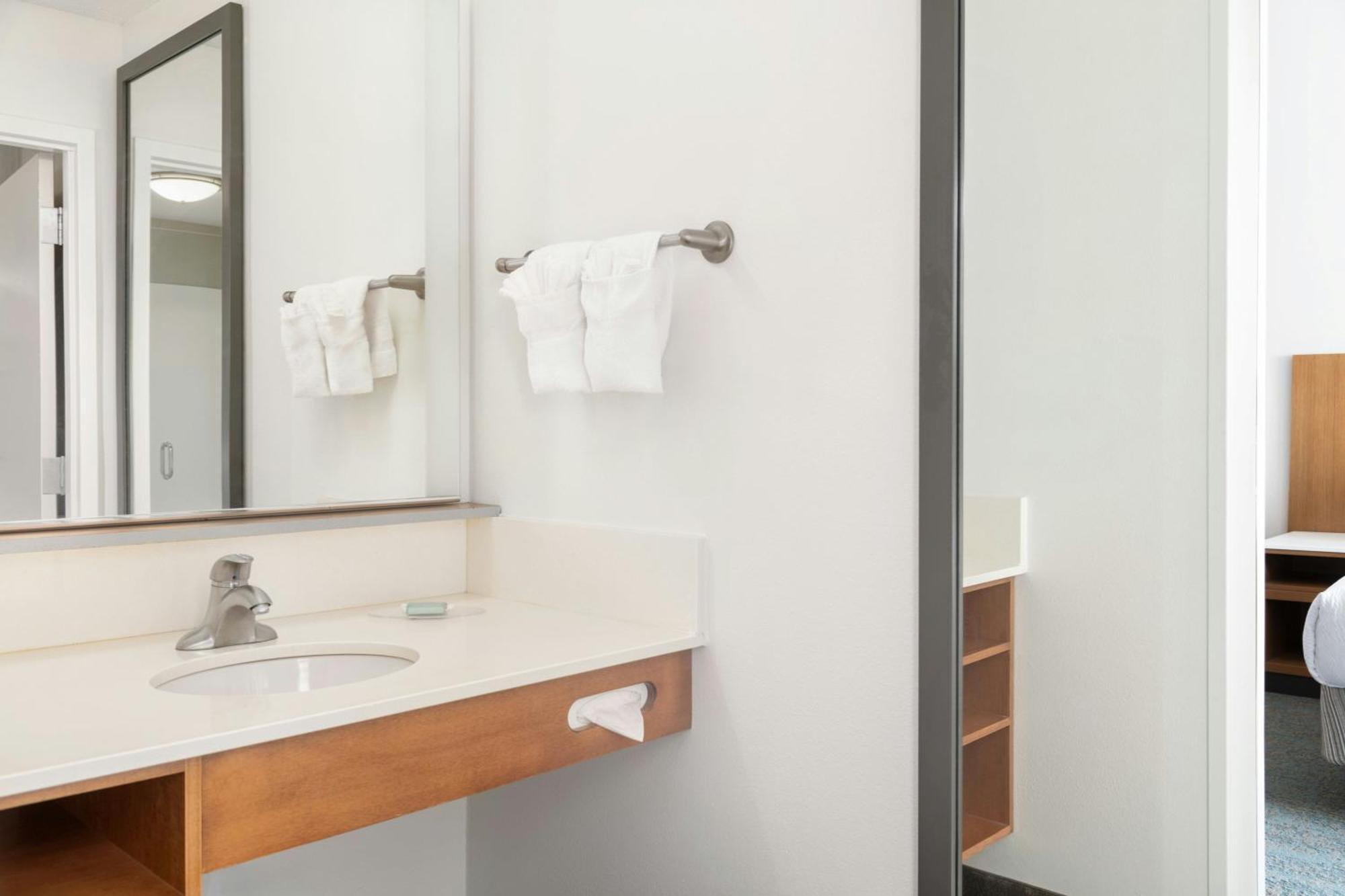 Springhill Suites Detroit Auburn Hills Exterior photo